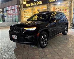 جیپ گراند شیرۆکی